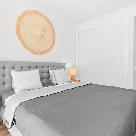 Apartment Coastal Haven In Center Estepona