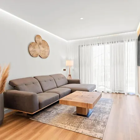 Coastal Haven In Center Apartment