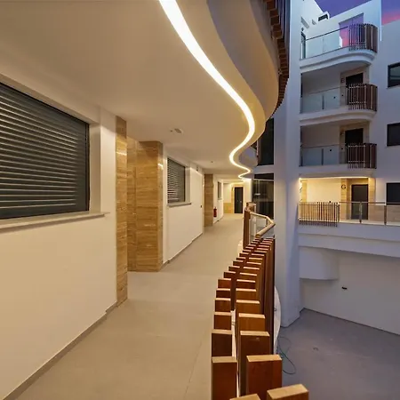 Apartment Coastal Haven In Center